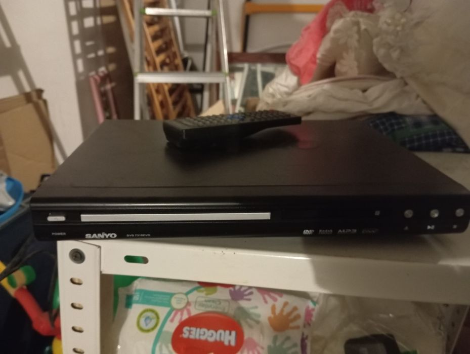 Leitor de DVD com comando
