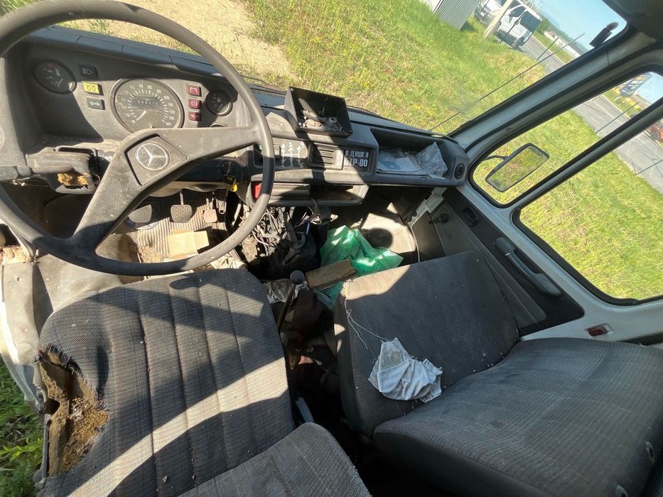 Mercedes Benz   207D