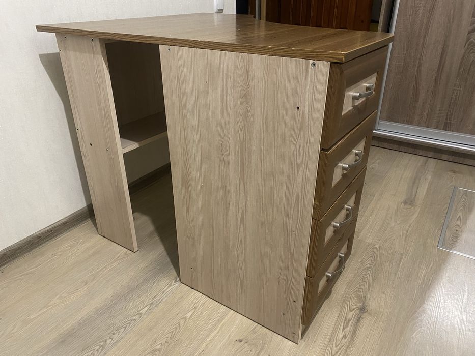 Продам стіл кутовий