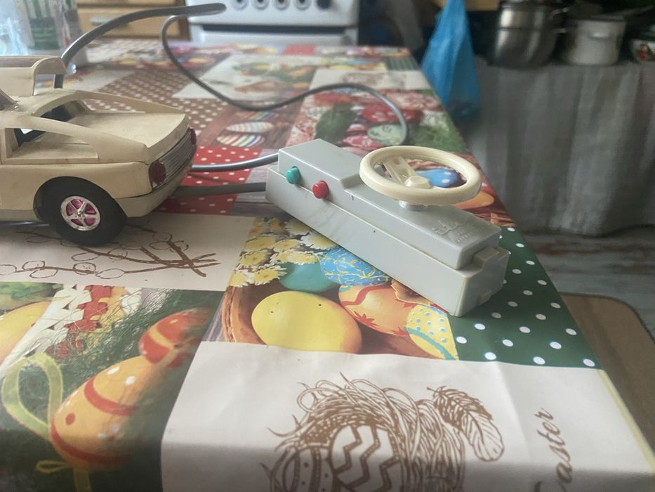 Продам радіокеровану іграшку Mercedes C111