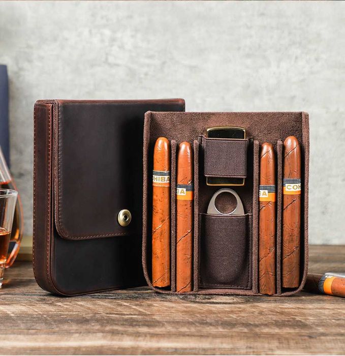 Estojo organizador de charutos personalizado em pele de bovino.