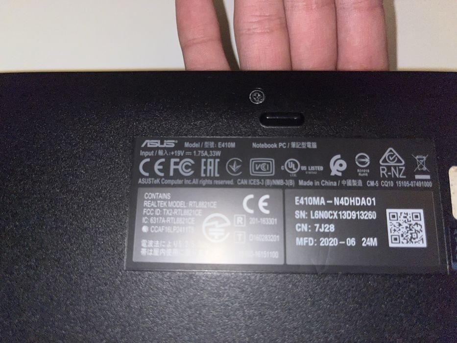 Portátil ASUS E410M