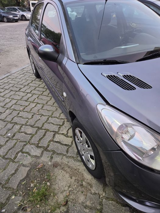 Peugeot 206+ 1.1 Gasolina | 2009 | Ar-condicionado | A CIRCULAR | 2.500€