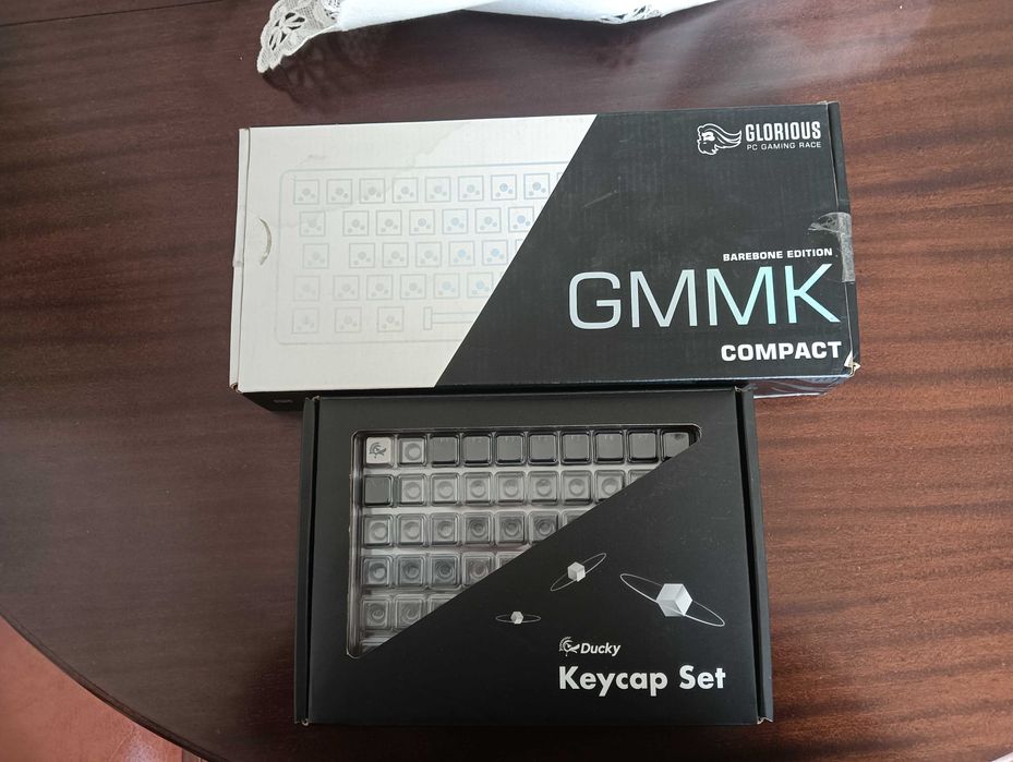 Teclado Mecânico RGB Glorious GMMK Compact (60%) ISO PT