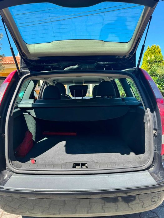 Volvo V50 1.6D • 2005 • Embraiagem NOVA • Pneus Recentes • 3.000 € - Negócio APENAS PRESENCIAL!