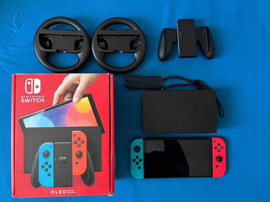 Nintendo Switch OLED - komplet, stan bardzo dobry, z dodatkami