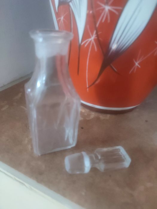Karafka mini szkło do octu lub olej PRL, ładnie wykonanau PRL