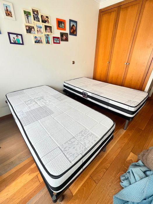 Duas Camas 90x190cm com colchões