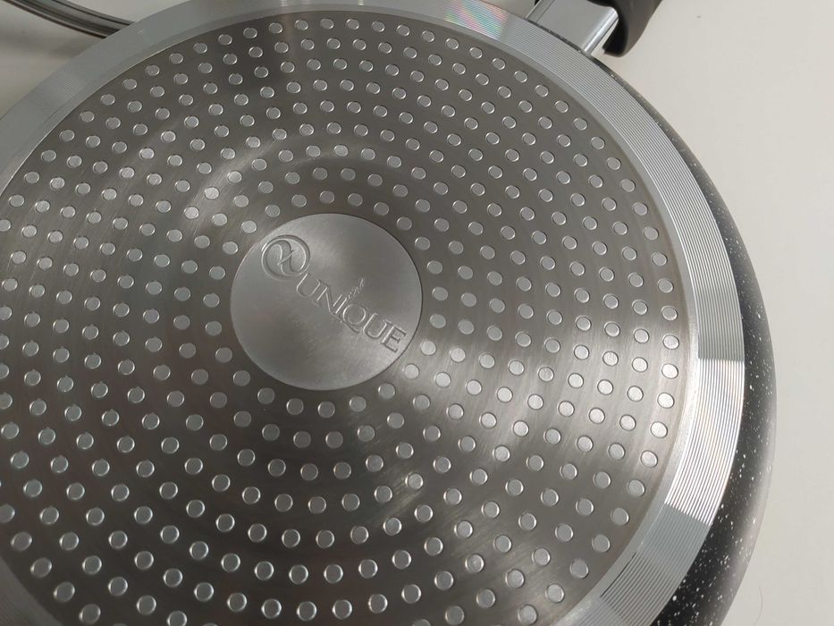 Сковорода с мраморным покрытием.сковорідка з мармуровим покриттям