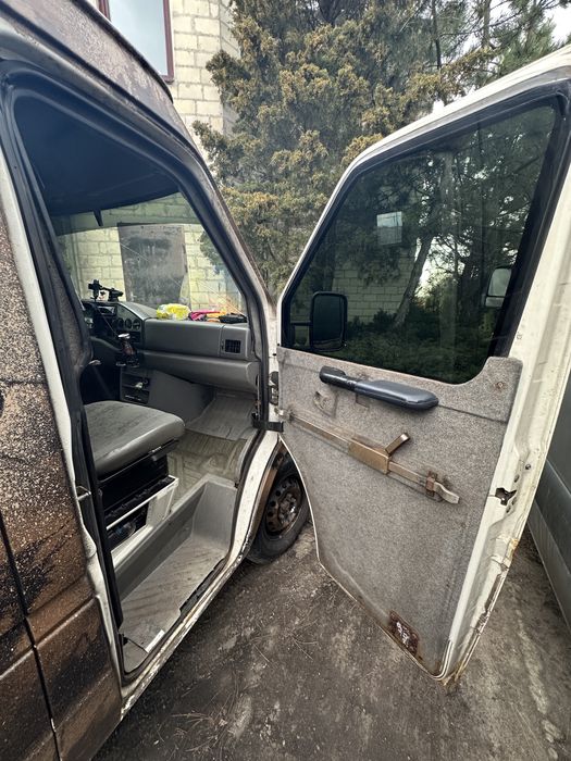 Бус Инкасатор LT35