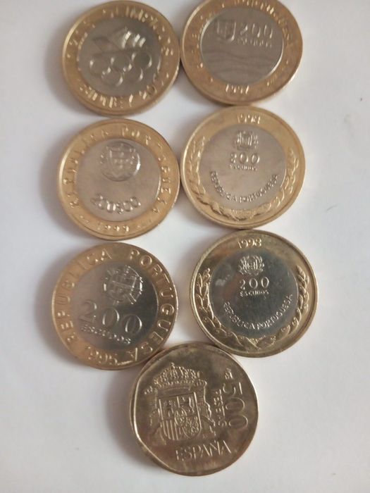 Vendo estas notas e moedas