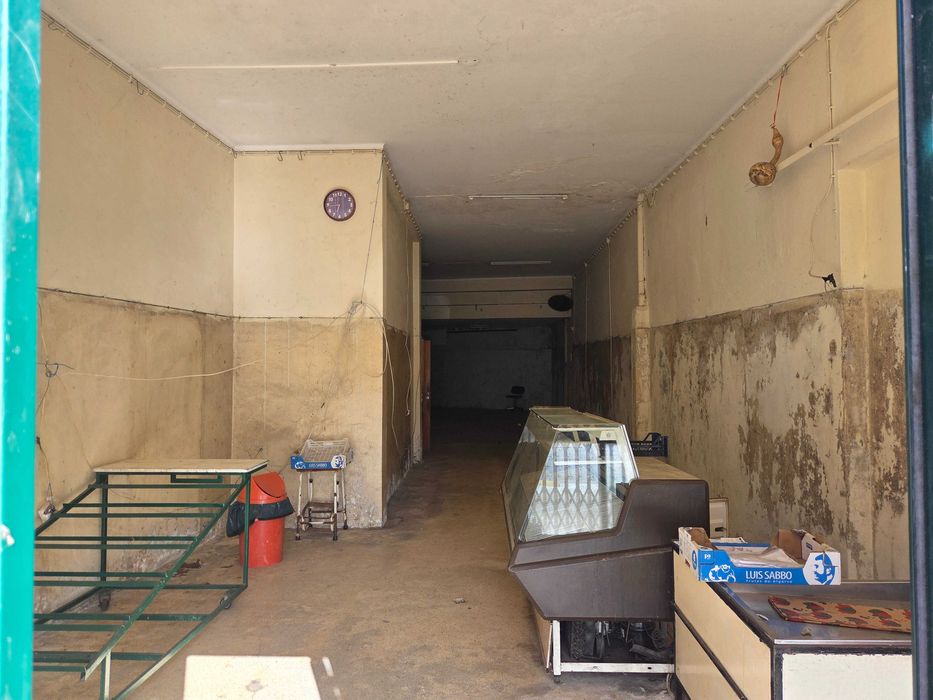 Espaço comercial 110 m2 para venda junto ao futuro Polo Cultural do Porto (Cine-Teatro Vale Formoso)