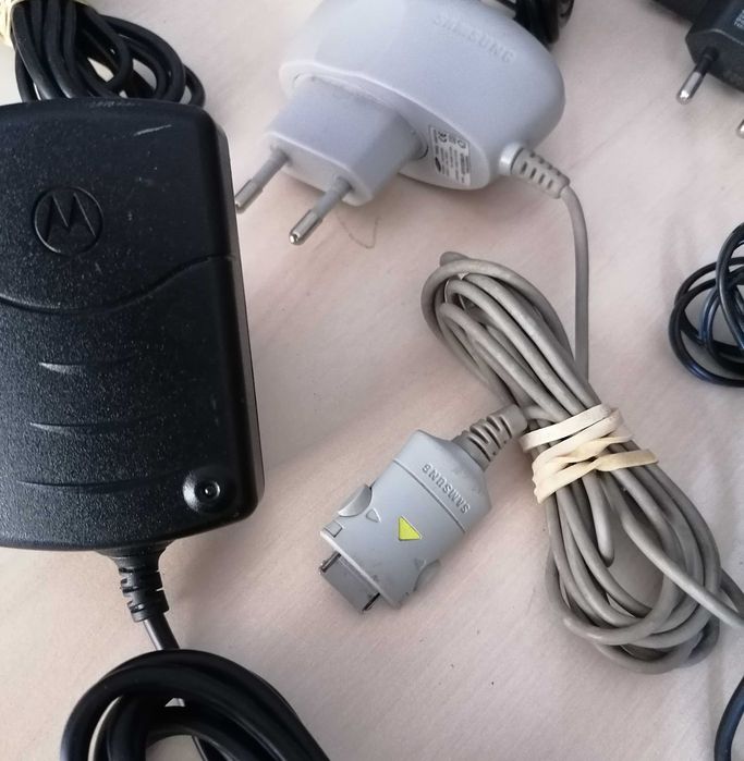 Carregadores de telemóveis antigos, lote por 10€