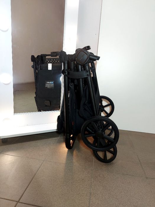 Коляска 2025 CARRELLO Carbon надлегка з великим капюшоном