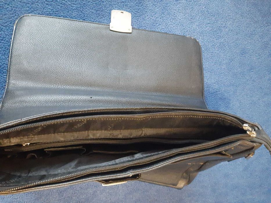 Кожаный портфель