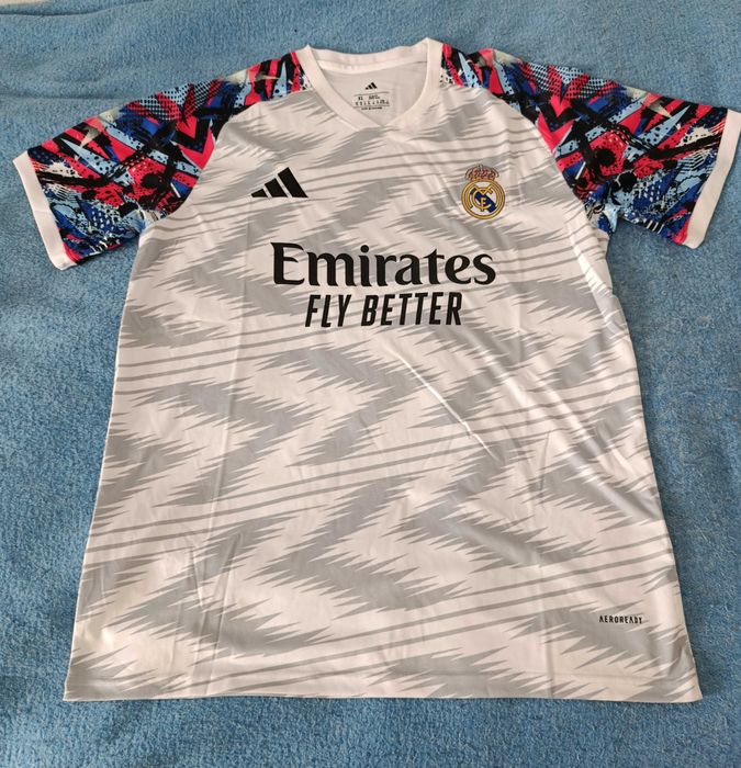 Equipamento pré jogo Real Madrid XL [entrega imediata]