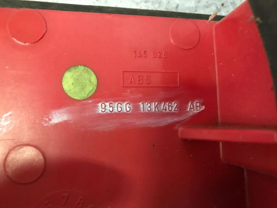 FAROLIM TRAS CENTRAL FORD SCORPIO 94-98 95GG-13K462-AB