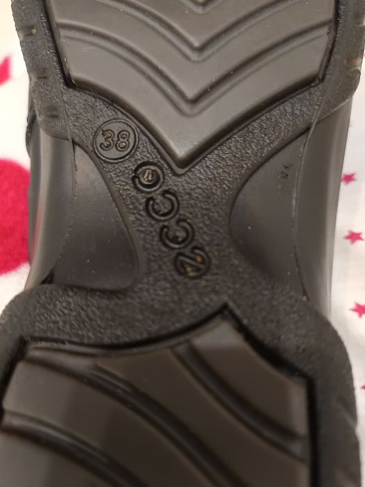 Продам полусапожки женские ECCO