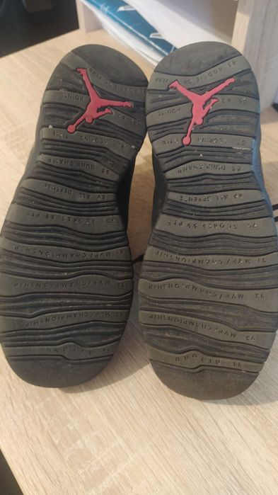 Ботинки Air Jordan р.37,5