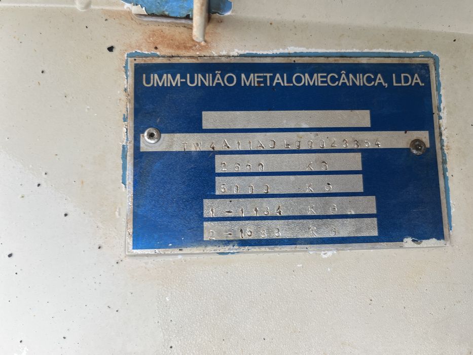 UMM Cournil Entrepreneur  4x4 8 lugares