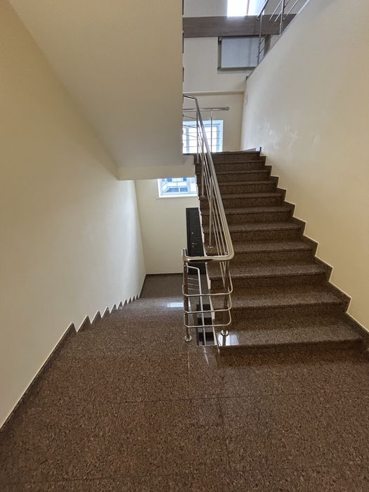 Продаж адміністративного примішення 650 кв.м.свіжий ремонт