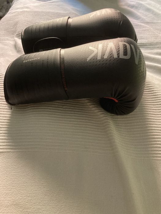 Luvas de Kick-Boxing Outshock 10 oz - Excelente Estado