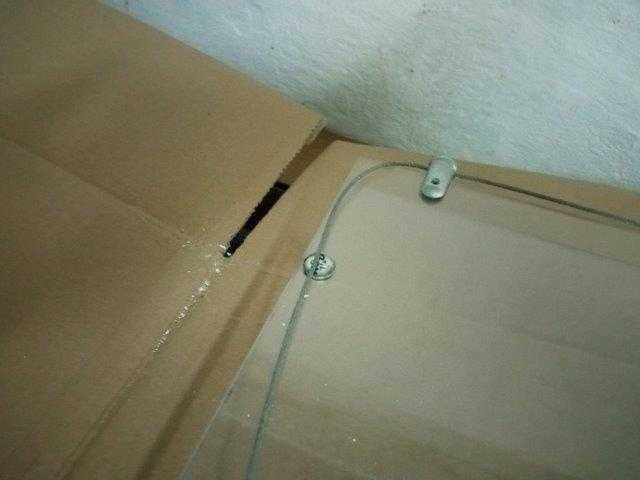 Porta poster suspenso em acrílico