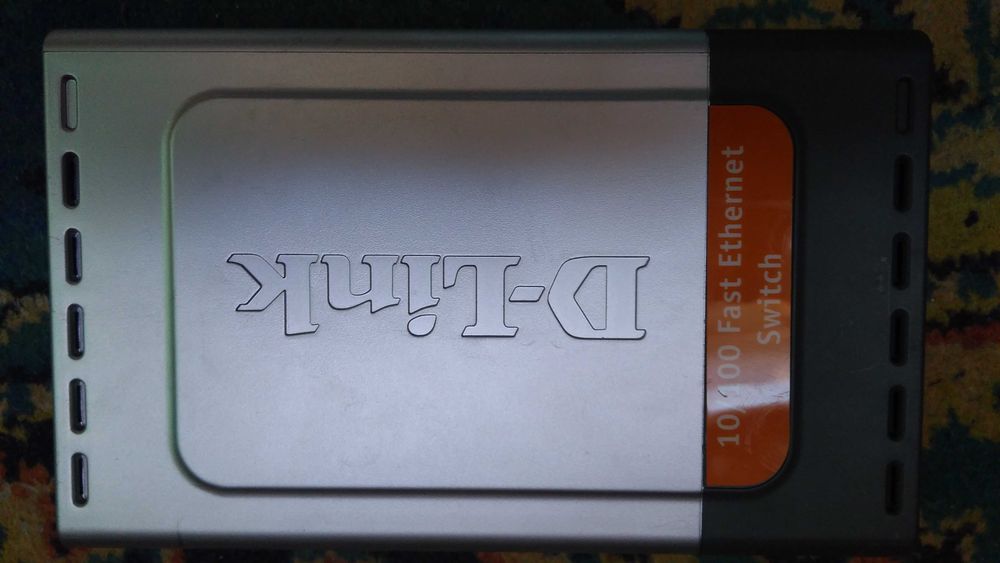 Коммутатор локальной сети (Switch) D-Link DES-1008D 4шт