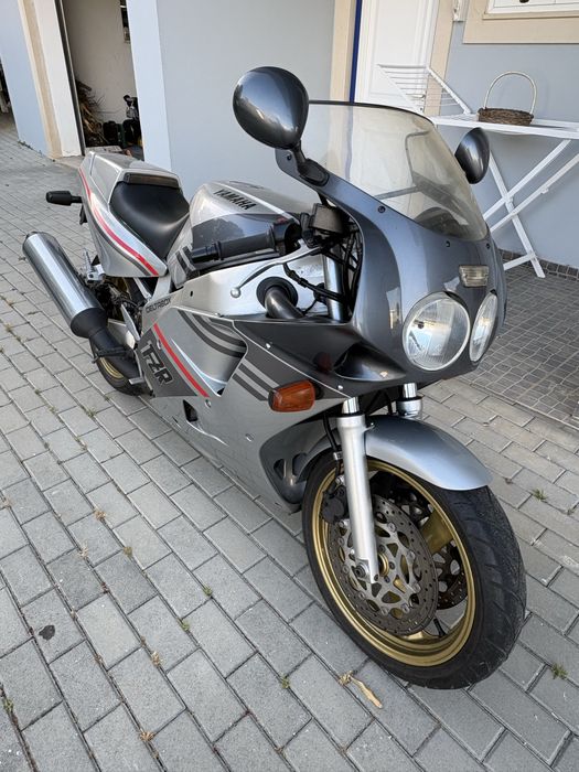 Vendo yamaha fzr 1000