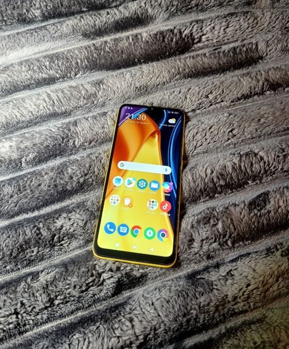 Продам телефон POCO C40 4/64GB