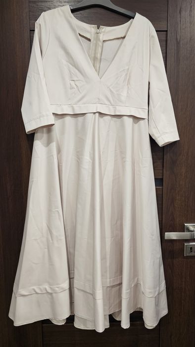 Sukienka ślubna beżowa