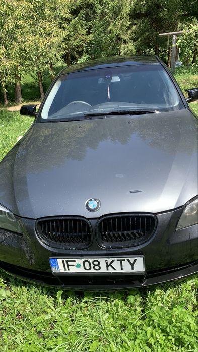 B .M.W    E 60  520 I