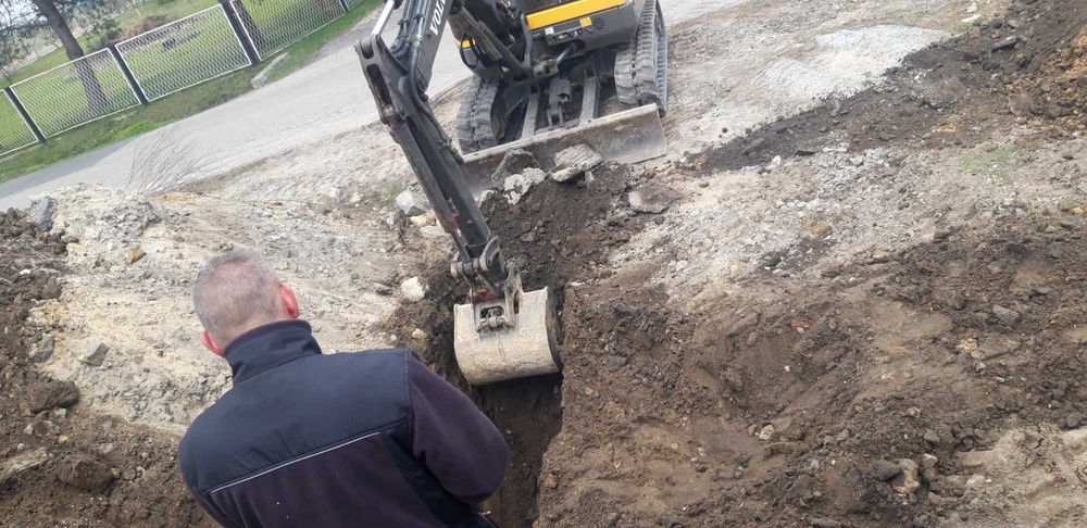 Przesiewanie mobilne Usługi koparko-ładowarką wykopy pod fundamenty