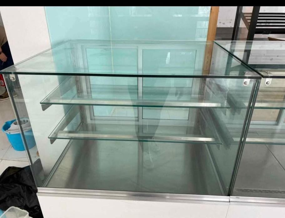 Vitrine e bancada pastelaria