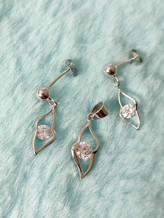 Srebrny komplet biżuterii kolczyki+ przywieszka