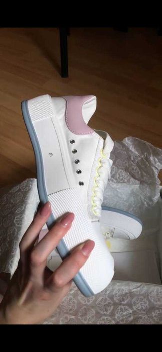 Оригінальні кеди Alexander McQueen як нові