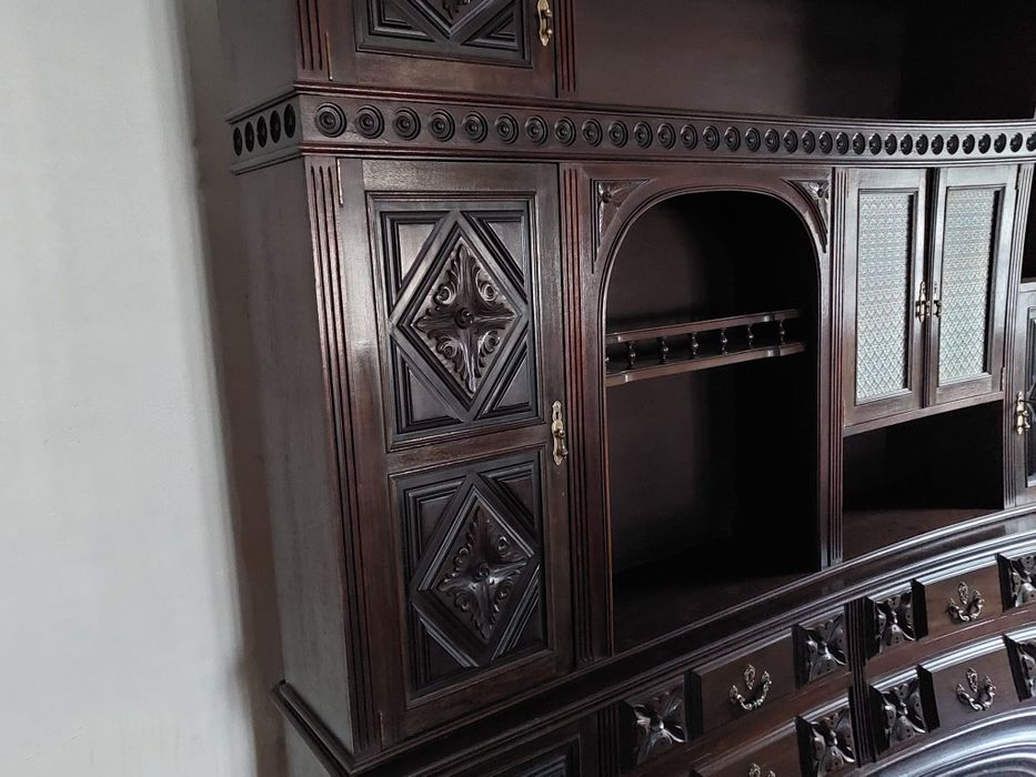 Móvel de sala em mogno