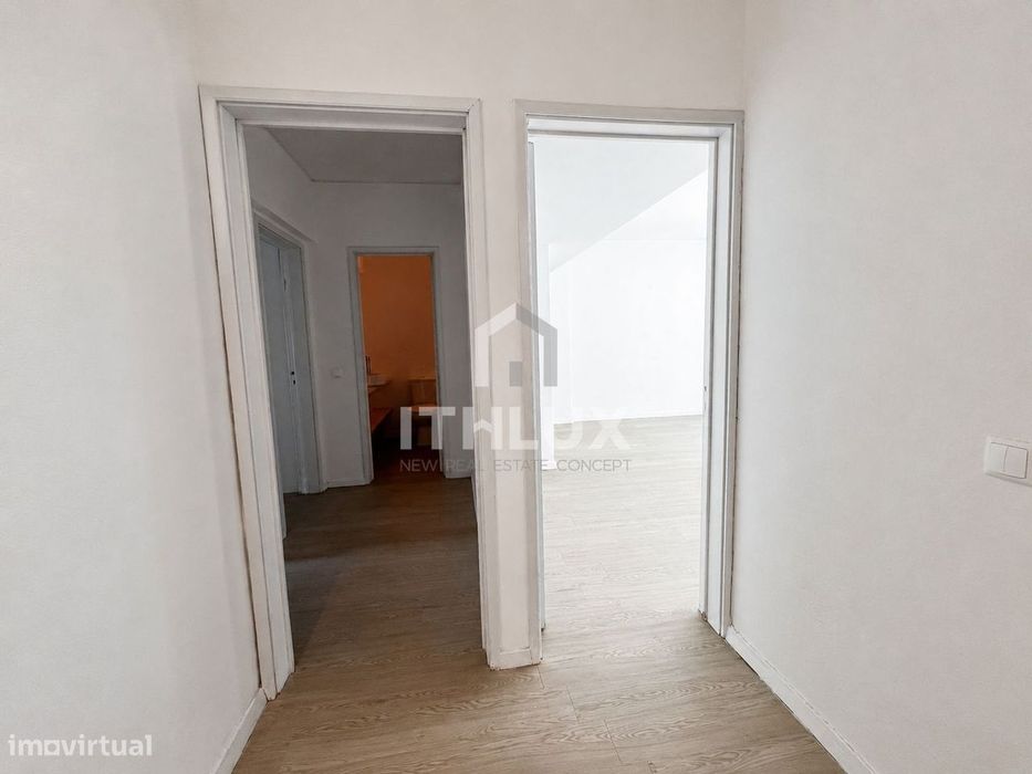 T2 na Av. de Biarritz, Monte Estoril – junto à praia