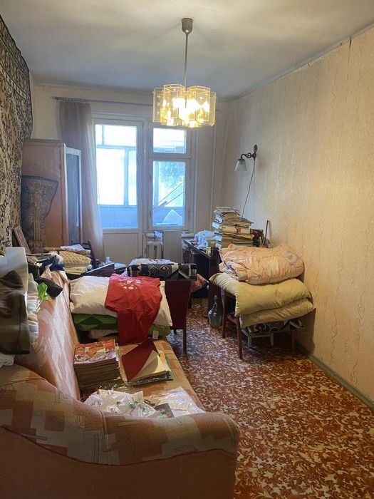 Трьошка біля Тери, 4 Зарічний 2 поверх.