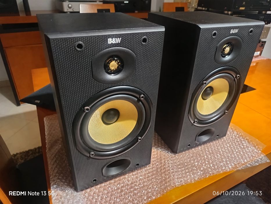 Bowers & Wilkins DM 601 S1 colunas audio