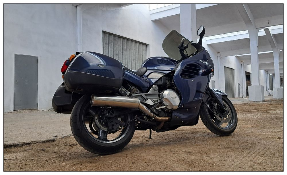 Triumph trophy 900