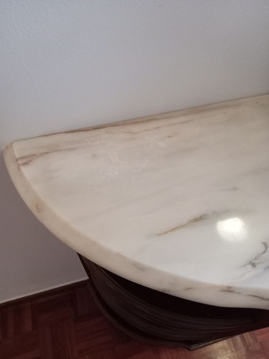 Móvel de entrada com espelho antigo