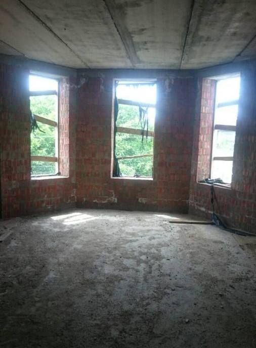 Будинок 10 хв. від Одеси, з красної цегли