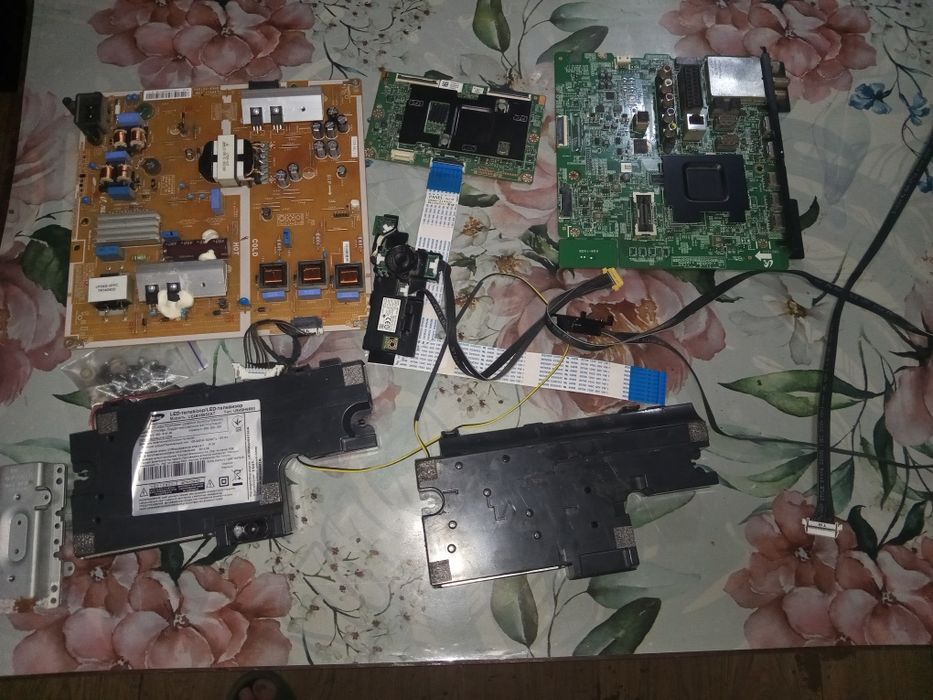Продам платы запчасти  на телевизор SAMSUNG