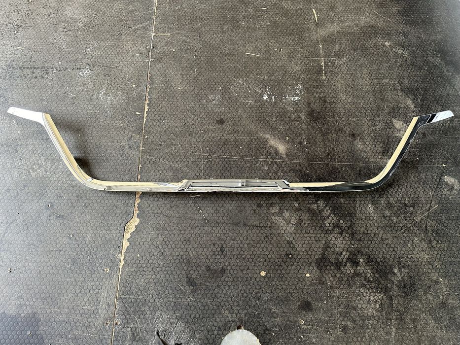 Listwa chrom atrapa emblemat grill Renault Trafic IV po 22 R