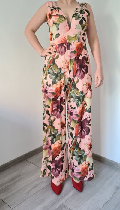 Piękny elegancki sexy seksowny kombinezon na każdą okazję wesele