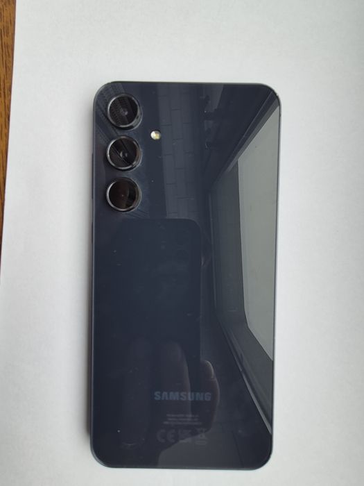 Samsung A55    5 G      bez rys,  bateria w bdb kondycji