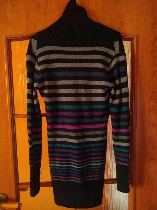 Louise Orop  Elegancki sweter z luźnym golfem, 50% Merino, Rozmiar M-L
