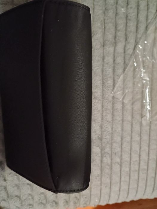 Portfel czarny Guess