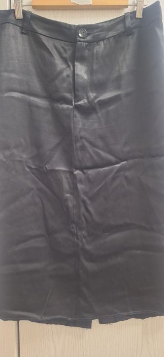 Атласна спідниця прямого крою